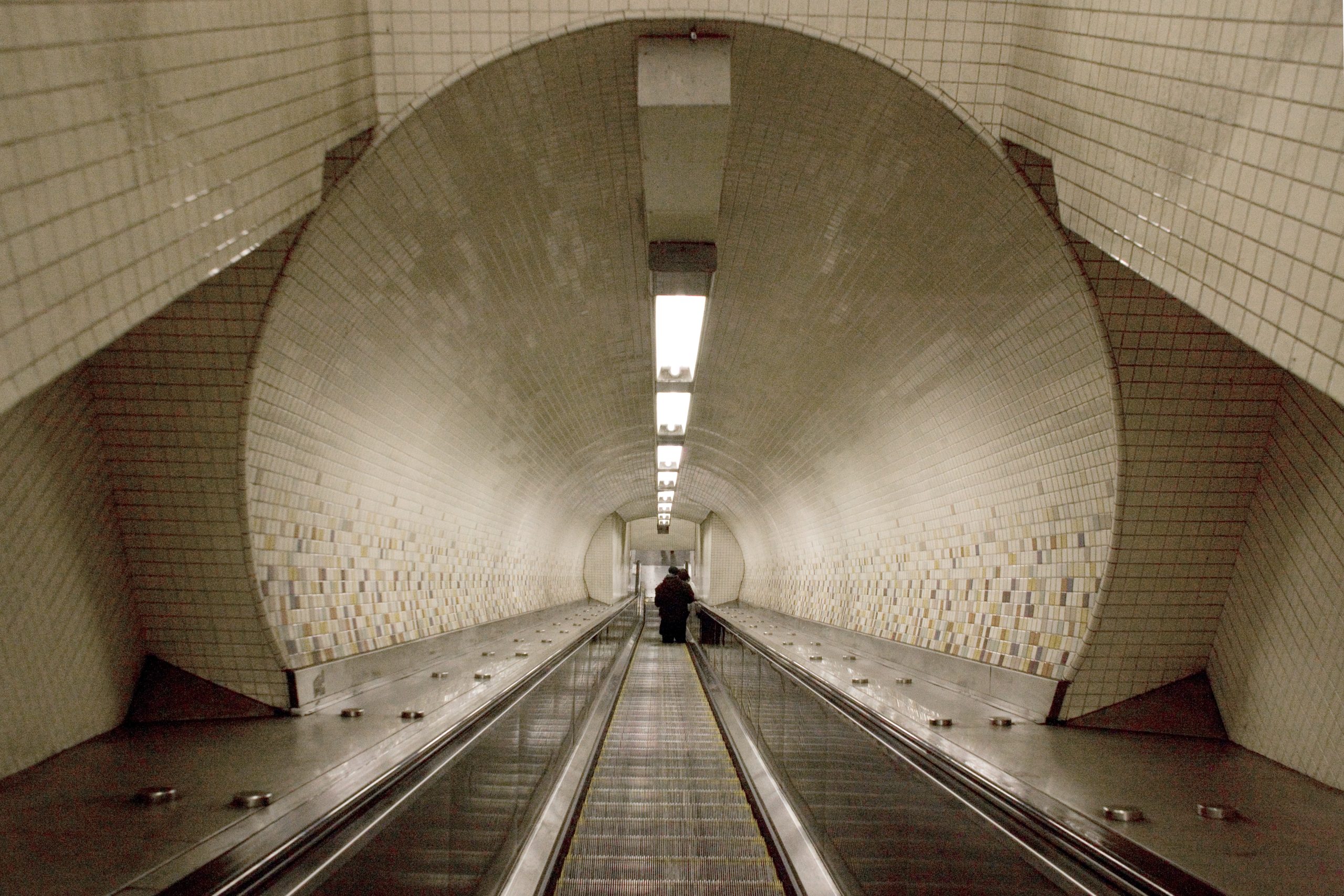 2. escalator-tunnel