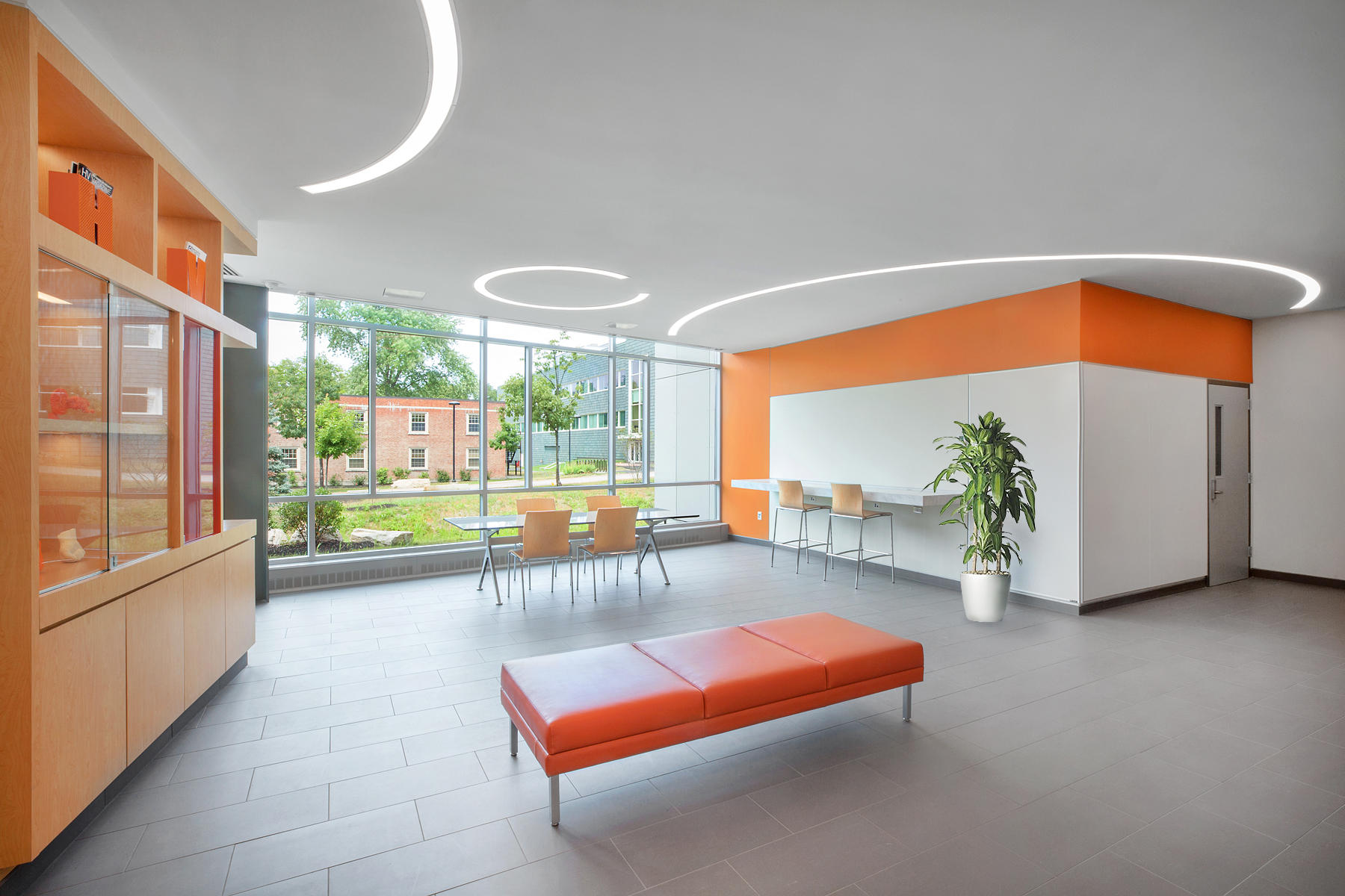 NewPaltz_Urbahn_280 med with plant